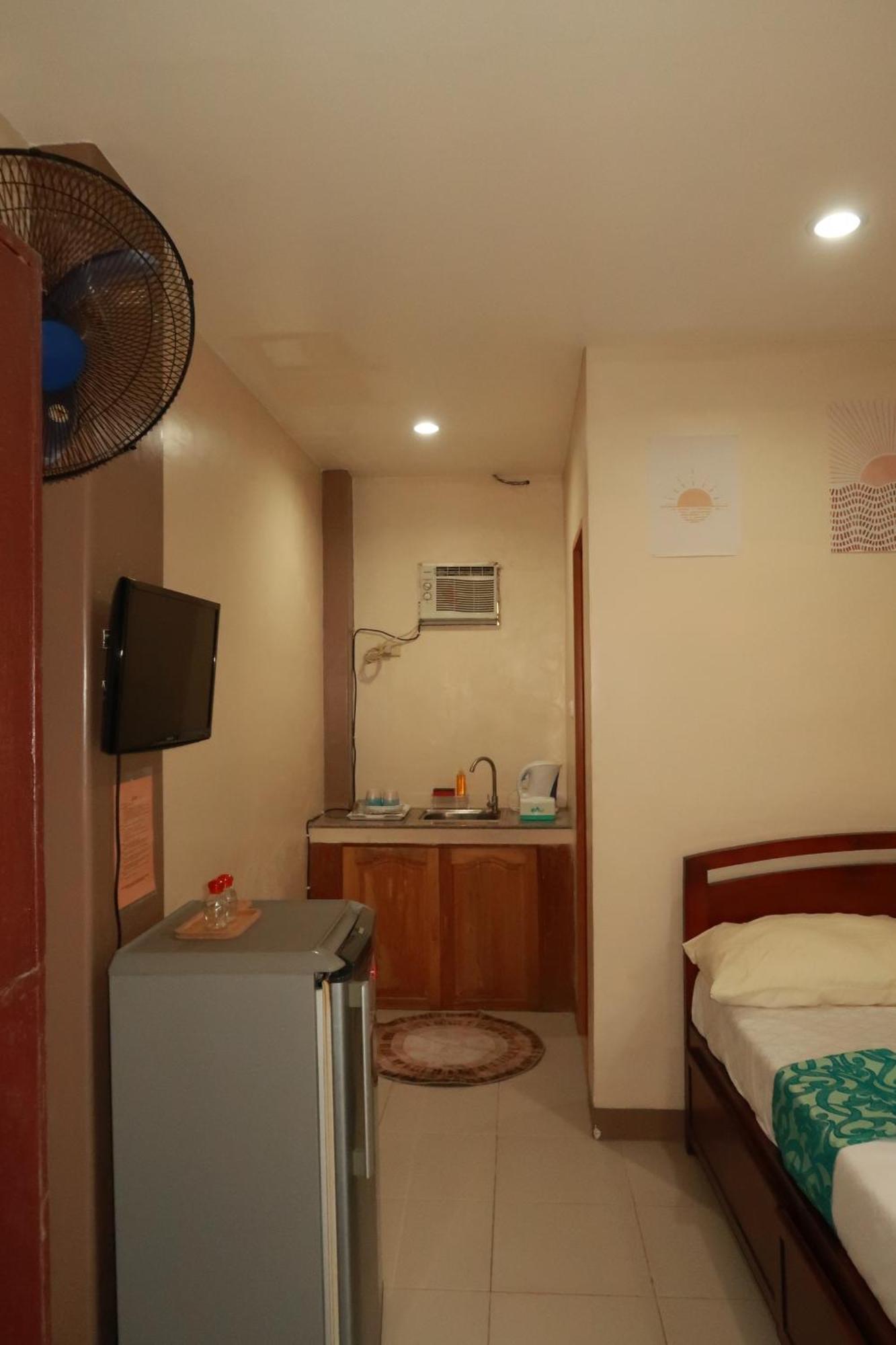 Jo-Cris Apartelle Hotel Lapu-Lapu City Luaran gambar