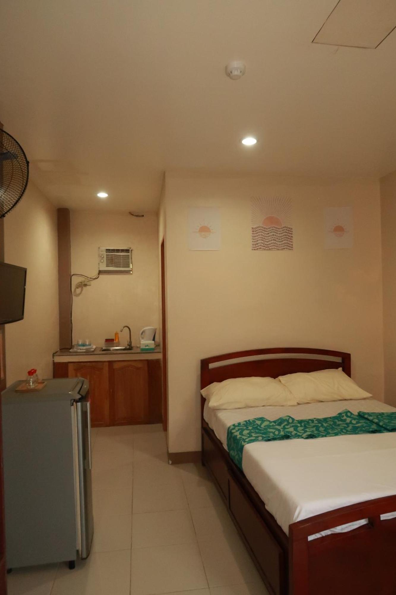 Jo-Cris Apartelle Hotel Lapu-Lapu City Luaran gambar