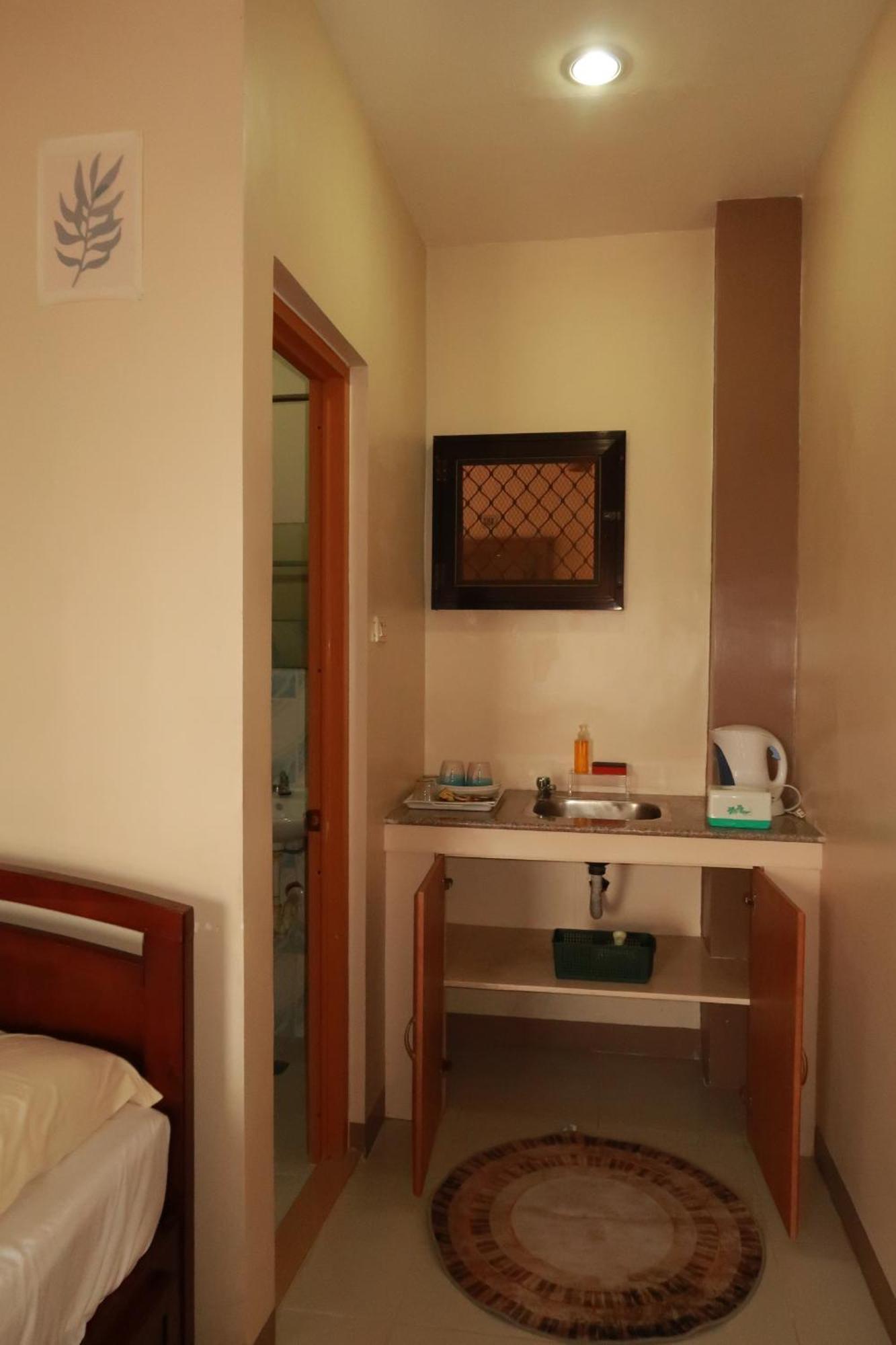 Jo-Cris Apartelle Hotel Lapu-Lapu City Luaran gambar