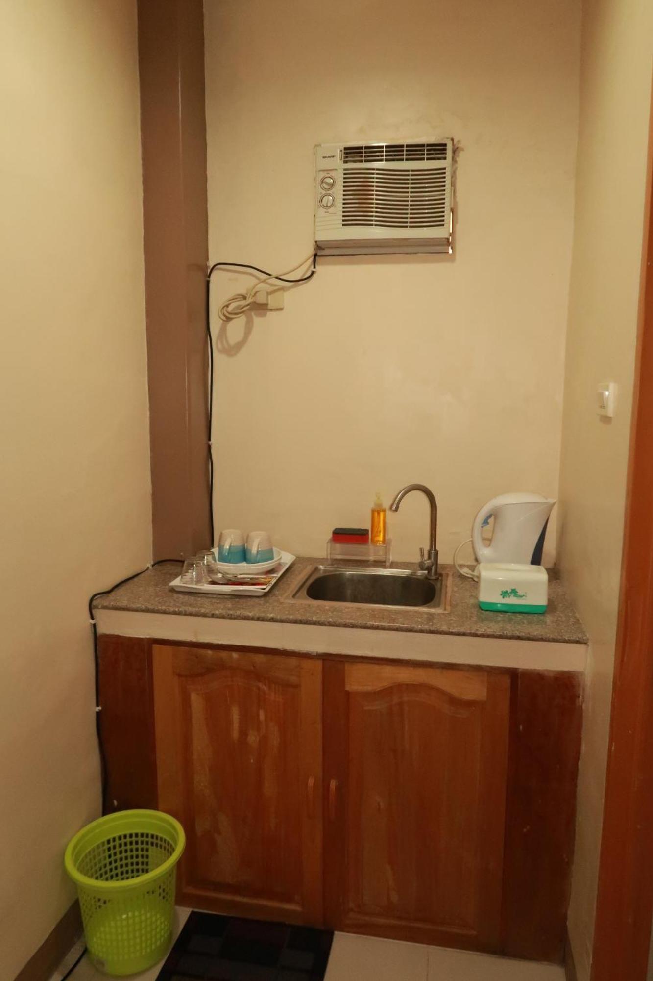 Jo-Cris Apartelle Hotel Lapu-Lapu City Luaran gambar